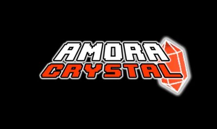 Logo em fonte pixelada com ‘Amora’ em branco e ‘Crystal’ em vermelho sobre fundo preto. À direita, cristal vermelho estilizado com contorno branco.