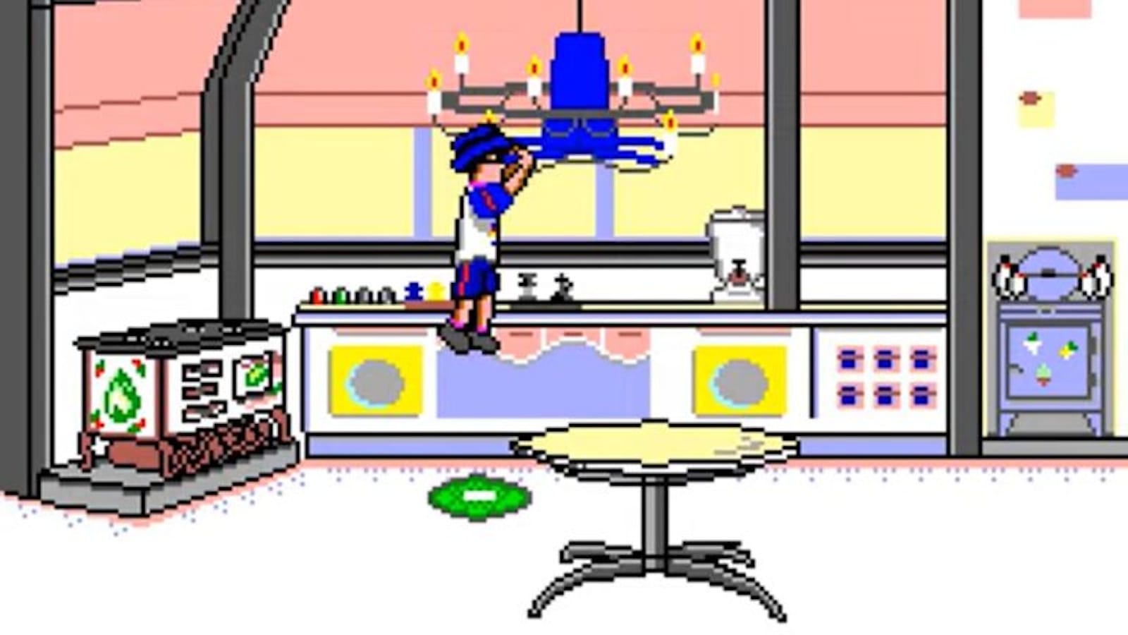 Cena pixelada mostrando personagem em cima do balcão esticando o braço para lustre azul com velas acesas. A cozinha tem fogão com desenhos verdes, pia, cafeteira branca, geladeira decorada e mesa redonda. Pela janela vê‑se céu em tons rosa e amarelo.