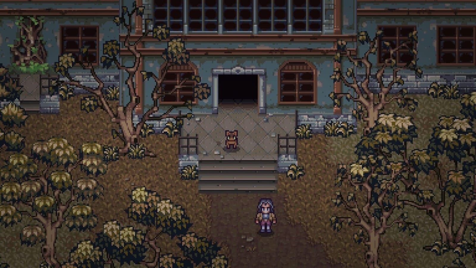 Cena em pixel art com personagem de roupa roxa parado diante de prédio antigo com paredes rachadas, janelas quebradas e vegetação seca. Pequeno animal está na entrada escura do edifício.